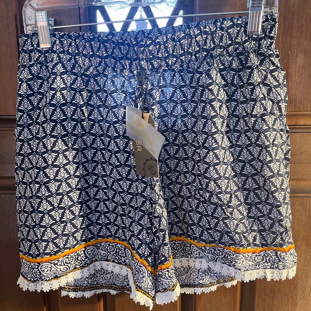 NWT SR design navy blue floral rayon high waisted short with fringe